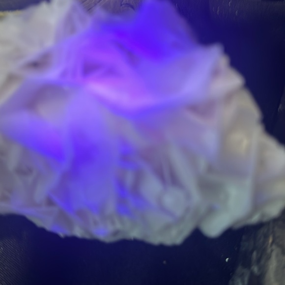 Rare Snowy White Rose Calcite UV Reactive great conversational piece - Picture 6 of 6